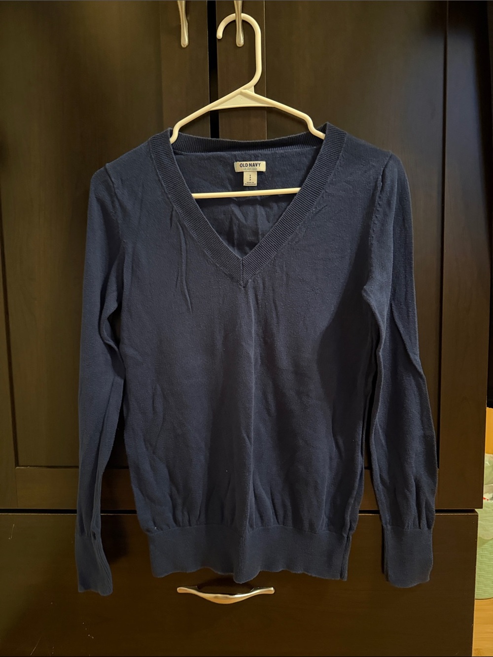 OLD NAVY Women's Deep Navy V-Neck Lightweight Sweater